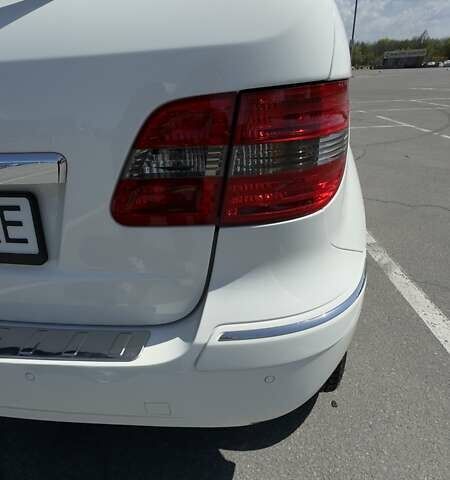 Белый Мерседес Б-класс, объемом двигателя 2.03 л и пробегом 117 тыс. км за 9500 $, фото 22 на Automoto.ua