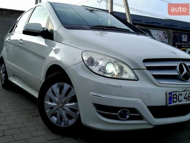 Белый Мерседес Б-класс, объемом двигателя 1.7 л и пробегом 130 тыс. км за 8700 $, фото 1 на Automoto.ua