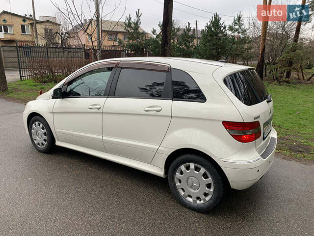 Белый Мерседес Б-класс, объемом двигателя 1.7 л и пробегом 83 тыс. км за 9100 $, фото 6 на Automoto.ua