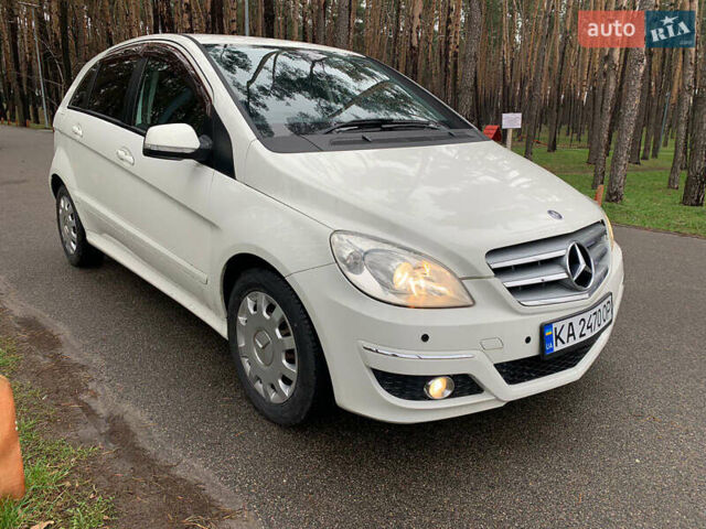 Белый Мерседес Б-класс, объемом двигателя 1.7 л и пробегом 83 тыс. км за 9100 $, фото 5 на Automoto.ua