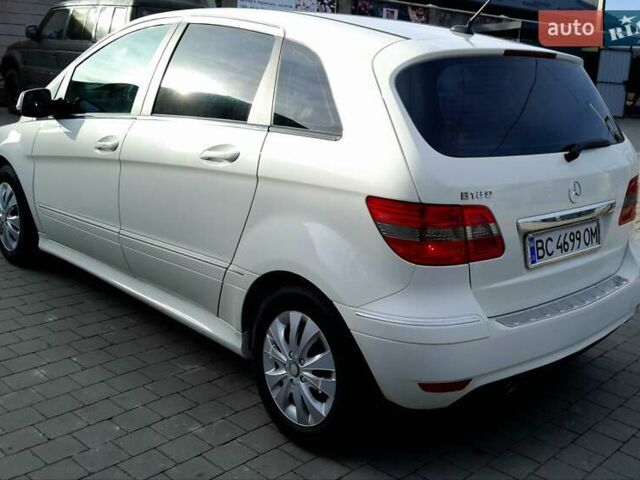 Белый Мерседес Б-класс, объемом двигателя 1.7 л и пробегом 130 тыс. км за 8700 $, фото 8 на Automoto.ua