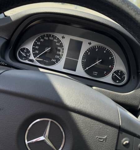 Белый Мерседес Б-класс, объемом двигателя 2.03 л и пробегом 117 тыс. км за 9500 $, фото 2 на Automoto.ua