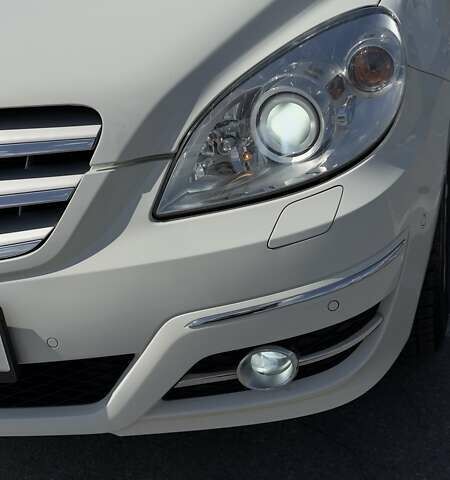 Белый Мерседес Б-класс, объемом двигателя 2.03 л и пробегом 117 тыс. км за 9500 $, фото 12 на Automoto.ua