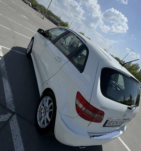 Белый Мерседес Б-класс, объемом двигателя 2.03 л и пробегом 117 тыс. км за 9500 $, фото 26 на Automoto.ua