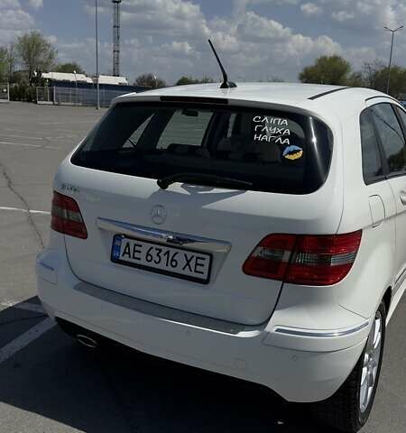 Белый Мерседес Б-класс, объемом двигателя 2.03 л и пробегом 117 тыс. км за 9500 $, фото 20 на Automoto.ua