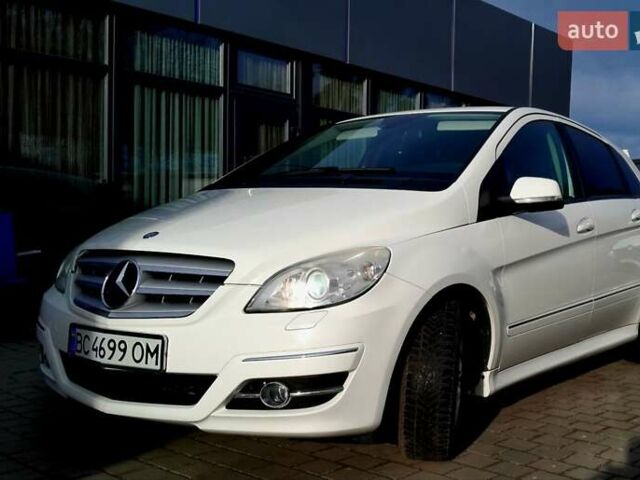 Белый Мерседес Б-класс, объемом двигателя 1.7 л и пробегом 130 тыс. км за 8700 $, фото 9 на Automoto.ua