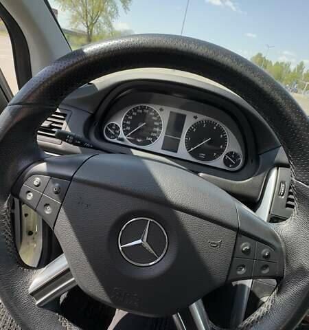 Белый Мерседес Б-класс, объемом двигателя 2.03 л и пробегом 117 тыс. км за 9500 $, фото 1 на Automoto.ua