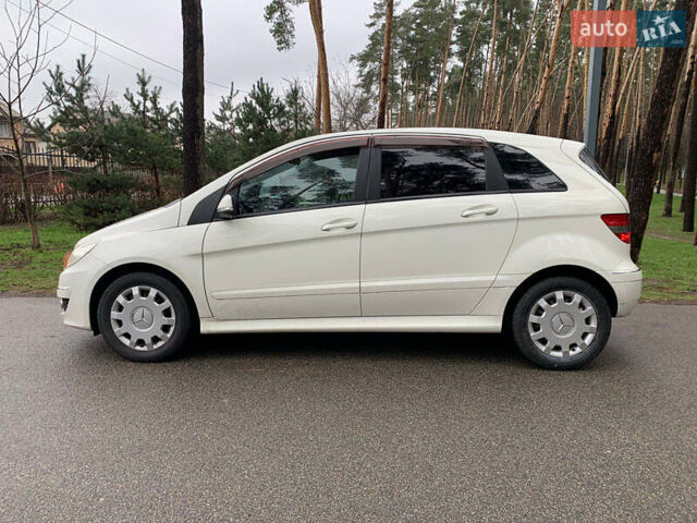 Белый Мерседес Б-класс, объемом двигателя 1.7 л и пробегом 83 тыс. км за 9100 $, фото 16 на Automoto.ua