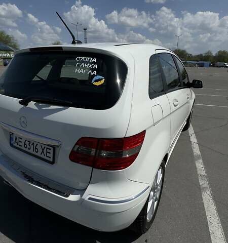 Белый Мерседес Б-класс, объемом двигателя 2.03 л и пробегом 117 тыс. км за 9500 $, фото 23 на Automoto.ua