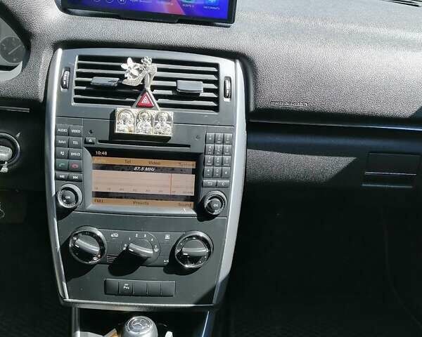 Белый Мерседес Б-класс, объемом двигателя 1.7 л и пробегом 80 тыс. км за 8999 $, фото 3 на Automoto.ua