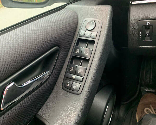 Белый Мерседес Б-класс, объемом двигателя 1.7 л и пробегом 83 тыс. км за 9100 $, фото 22 на Automoto.ua