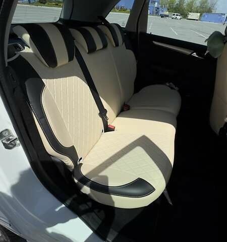 Белый Мерседес Б-класс, объемом двигателя 2.03 л и пробегом 117 тыс. км за 9500 $, фото 16 на Automoto.ua