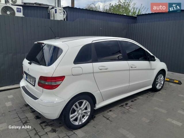 Білий Мерседес Б-клас, об'ємом двигуна 1.7 л та пробігом 96 тис. км за 8500 $, фото 6 на Automoto.ua