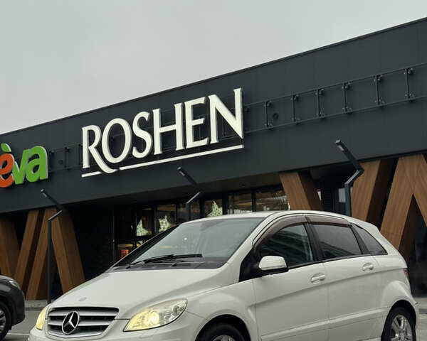 Белый Мерседес Б-класс, объемом двигателя 1.7 л и пробегом 99 тыс. км за 7700 $, фото 1 на Automoto.ua