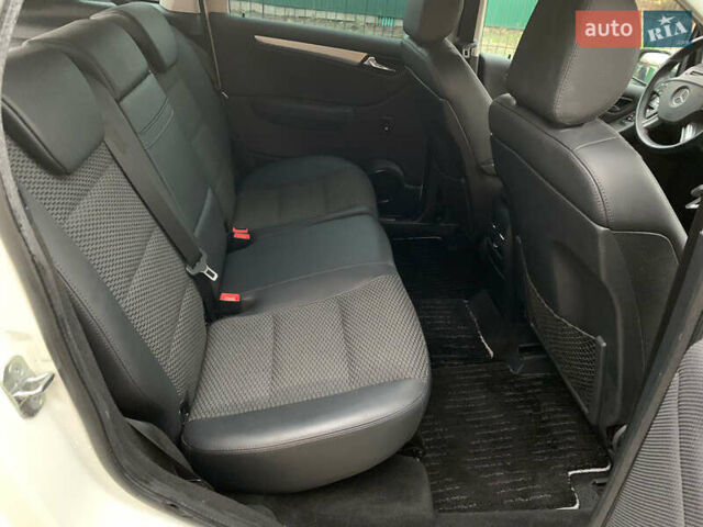 Білий Мерседес Б-клас, об'ємом двигуна 2 л та пробігом 58 тис. км за 9100 $, фото 19 на Automoto.ua