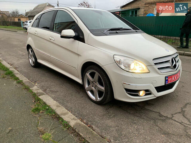 Білий Мерседес Б-клас, об'ємом двигуна 2 л та пробігом 58 тис. км за 9100 $, фото 1 на Automoto.ua
