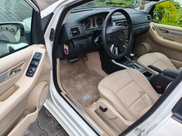 Белый Мерседес Б-класс, объемом двигателя 2 л и пробегом 85 тыс. км за 9900 $, фото 8 на Automoto.ua