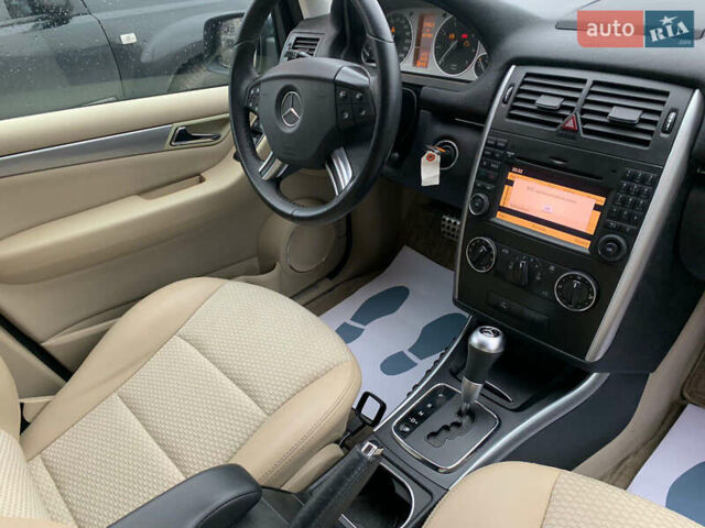 Белый Мерседес Б-класс, объемом двигателя 1.6 л и пробегом 65 тыс. км за 8700 $, фото 15 на Automoto.ua