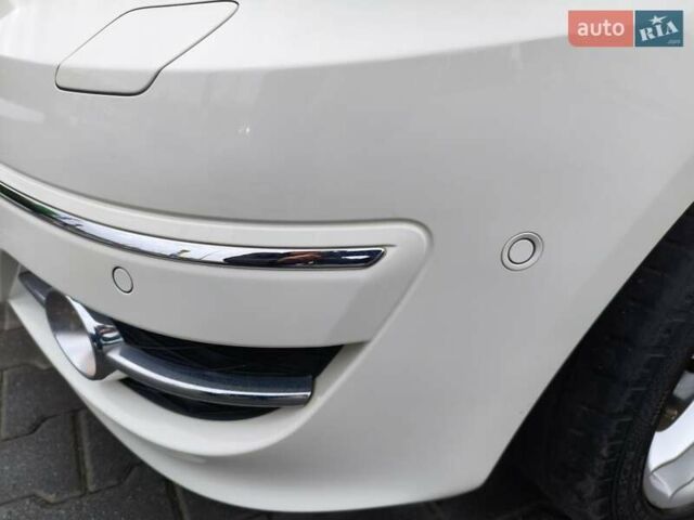 Белый Мерседес Б-класс, объемом двигателя 2 л и пробегом 85 тыс. км за 9900 $, фото 22 на Automoto.ua