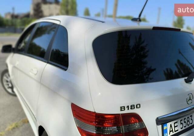 Білий Мерседес Б-клас, об'ємом двигуна 1.7 л та пробігом 100 тис. км за 9500 $, фото 39 на Automoto.ua