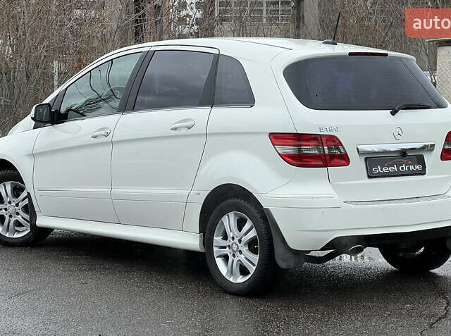 Білий Мерседес Б-клас, об'ємом двигуна 1.7 л та пробігом 134 тис. км за 7999 $, фото 4 на Automoto.ua