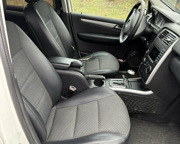 Белый Мерседес Б-класс, объемом двигателя 1.99 л и пробегом 330 тыс. км за 5500 $, фото 6 на Automoto.ua