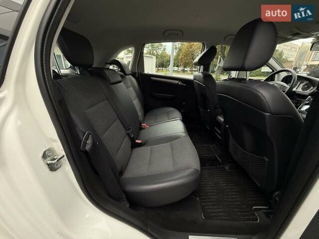 Белый Мерседес Б-класс, объемом двигателя 1.7 л и пробегом 70 тыс. км за 8400 $, фото 16 на Automoto.ua