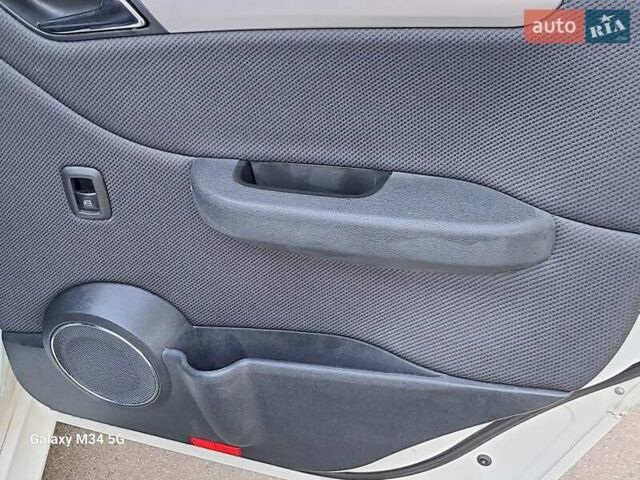 Білий Мерседес Б-клас, об'ємом двигуна 0 л та пробігом 139 тис. км за 8900 $, фото 26 на Automoto.ua