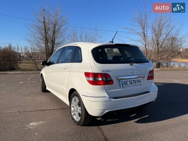 Білий Мерседес Б-клас, об'ємом двигуна 1.7 л та пробігом 92 тис. км за 8500 $, фото 9 на Automoto.ua