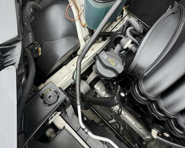 Белый Мерседес Б-класс, объемом двигателя 1.7 л и пробегом 57 тыс. км за 9100 $, фото 25 на Automoto.ua