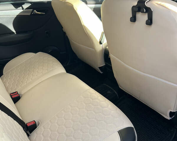 Білий Мерседес Б-клас, об'ємом двигуна 1.7 л та пробігом 115 тис. км за 8600 $, фото 10 на Automoto.ua