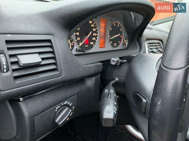 Білий Мерседес Б-клас, об'ємом двигуна 2 л та пробігом 58 тис. км за 9100 $, фото 18 на Automoto.ua