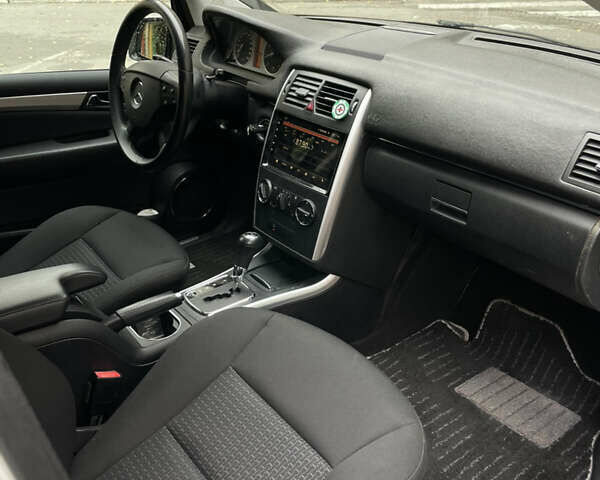 Білий Мерседес Б-клас, об'ємом двигуна 1.7 л та пробігом 92 тис. км за 7900 $, фото 14 на Automoto.ua