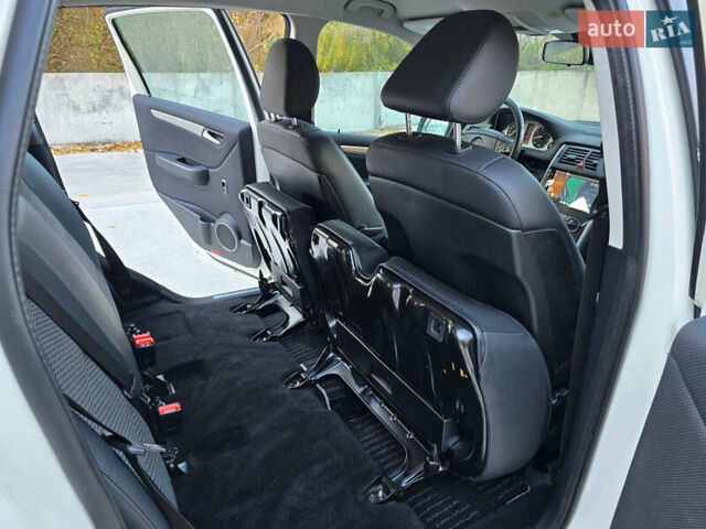 Белый Мерседес Б-класс, объемом двигателя 1.99 л и пробегом 61 тыс. км за 8400 $, фото 19 на Automoto.ua