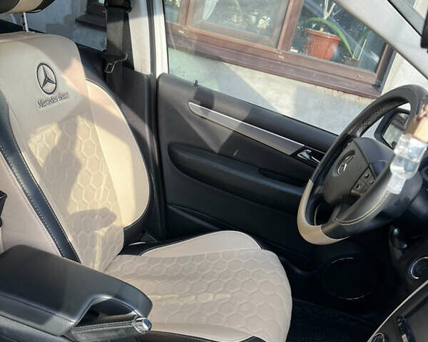 Білий Мерседес Б-клас, об'ємом двигуна 1.7 л та пробігом 115 тис. км за 8600 $, фото 11 на Automoto.ua