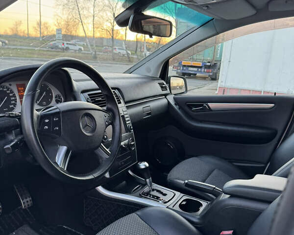 Белый Мерседес Б-класс, объемом двигателя 1.7 л и пробегом 57 тыс. км за 9100 $, фото 12 на Automoto.ua