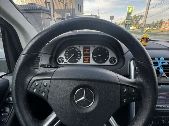 Белый Мерседес Б-класс, объемом двигателя 1.7 л и пробегом 108 тыс. км за 9800 $, фото 8 на Automoto.ua