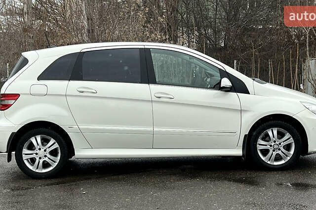 Білий Мерседес Б-клас, об'ємом двигуна 1.7 л та пробігом 134 тис. км за 7999 $, фото 3 на Automoto.ua