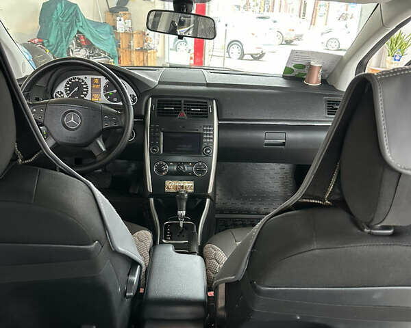 Білий Мерседес Б-клас, об'ємом двигуна 1.8 л та пробігом 120 тис. км за 8999 $, фото 20 на Automoto.ua