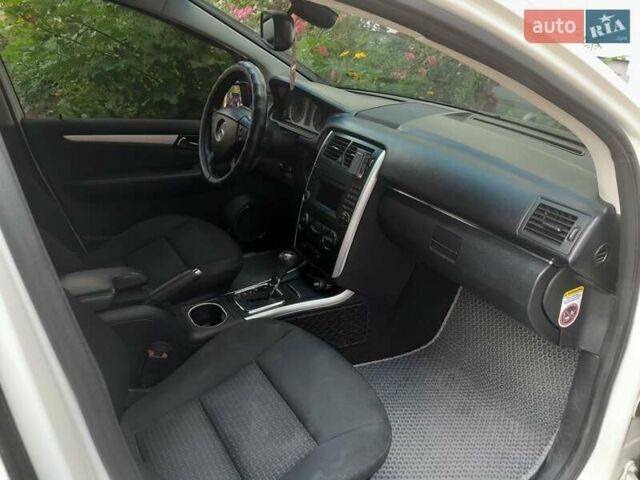 Білий Мерседес Б-клас, об'ємом двигуна 1.99 л та пробігом 230 тис. км за 6900 $, фото 4 на Automoto.ua