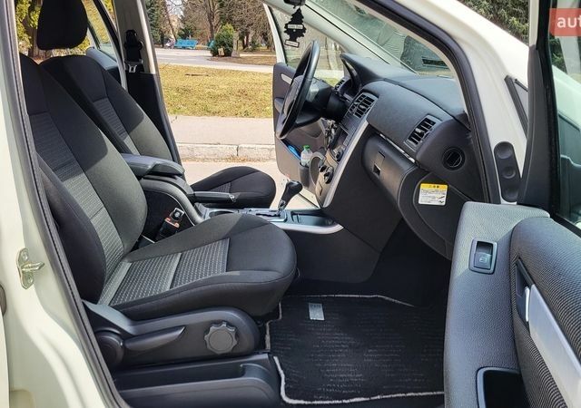 Белый Мерседес Б-класс, объемом двигателя 1.7 л и пробегом 92 тыс. км за 8300 $, фото 42 на Automoto.ua