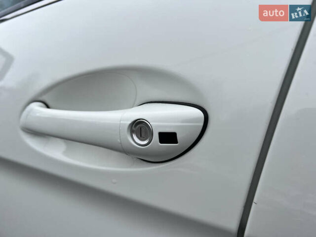 Білий Мерседес Б-клас, об'ємом двигуна 1.7 л та пробігом 134 тис. км за 7999 $, фото 15 на Automoto.ua