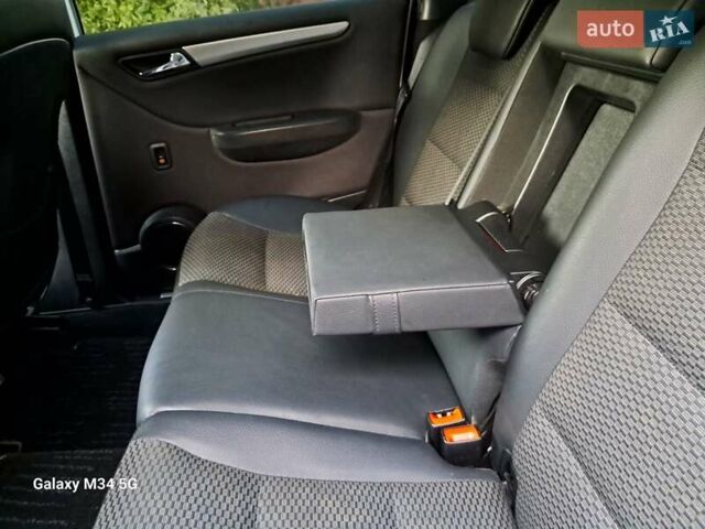 Білий Мерседес Б-клас, об'ємом двигуна 2 л та пробігом 139 тис. км за 8600 $, фото 29 на Automoto.ua