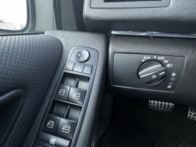 Белый Мерседес Б-класс, объемом двигателя 1.7 л и пробегом 108 тыс. км за 9800 $, фото 11 на Automoto.ua