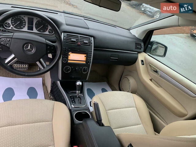 Белый Мерседес Б-класс, объемом двигателя 1.6 л и пробегом 65 тыс. км за 8700 $, фото 18 на Automoto.ua