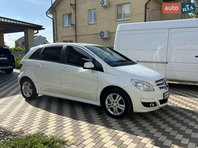 Білий Мерседес Б-клас, об'ємом двигуна 1.7 л та пробігом 111 тис. км за 7900 $, фото 10 на Automoto.ua