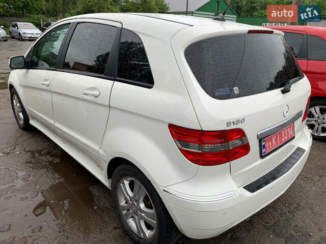 Белый Мерседес Б-класс, объемом двигателя 1.7 л и пробегом 97 тыс. км за 8100 $, фото 4 на Automoto.ua