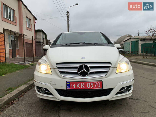 Білий Мерседес Б-клас, об'ємом двигуна 2 л та пробігом 58 тис. км за 9100 $, фото 3 на Automoto.ua