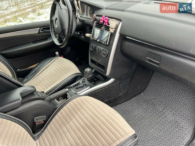 Білий Мерседес Б-клас, об'ємом двигуна 1.7 л та пробігом 134 тис. км за 7999 $, фото 6 на Automoto.ua