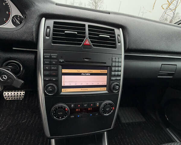 Белый Мерседес Б-класс, объемом двигателя 2 л и пробегом 45 тыс. км за 9700 $, фото 14 на Automoto.ua